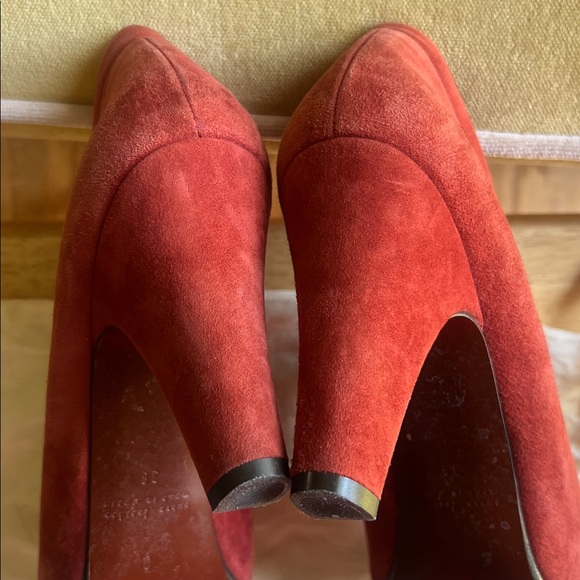 Chie Mihara Red Suede Heels with Bow - Picture 5 of 9